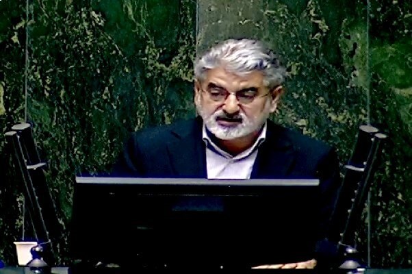 وزارت امور اقتصاد و دارایی به عنوان یک بخش استراتژیک نباید ماه‌ها بدون وزیر بماند